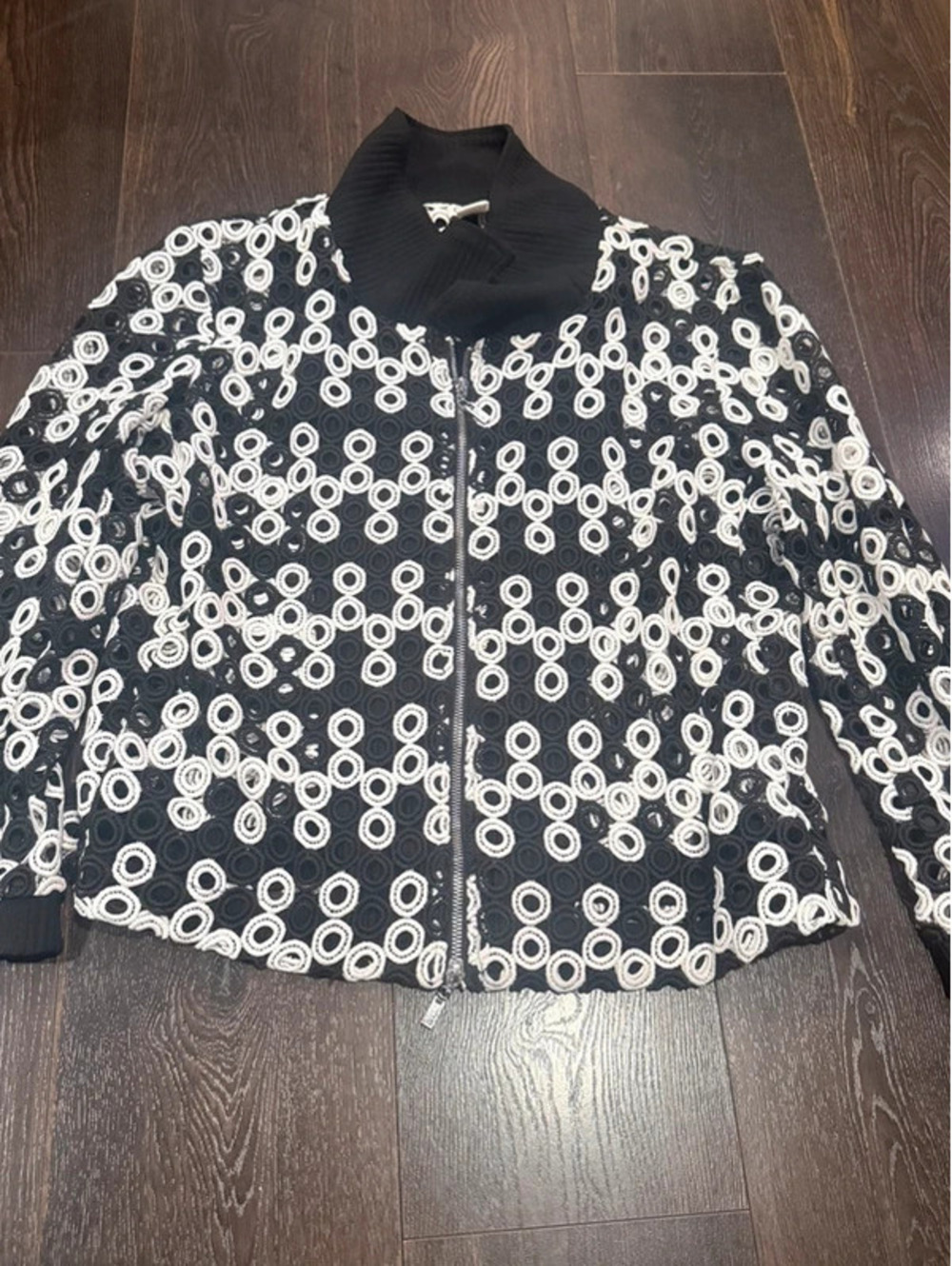 OOLALA women’s embroidered eyelet zip jacket Size large 1407
